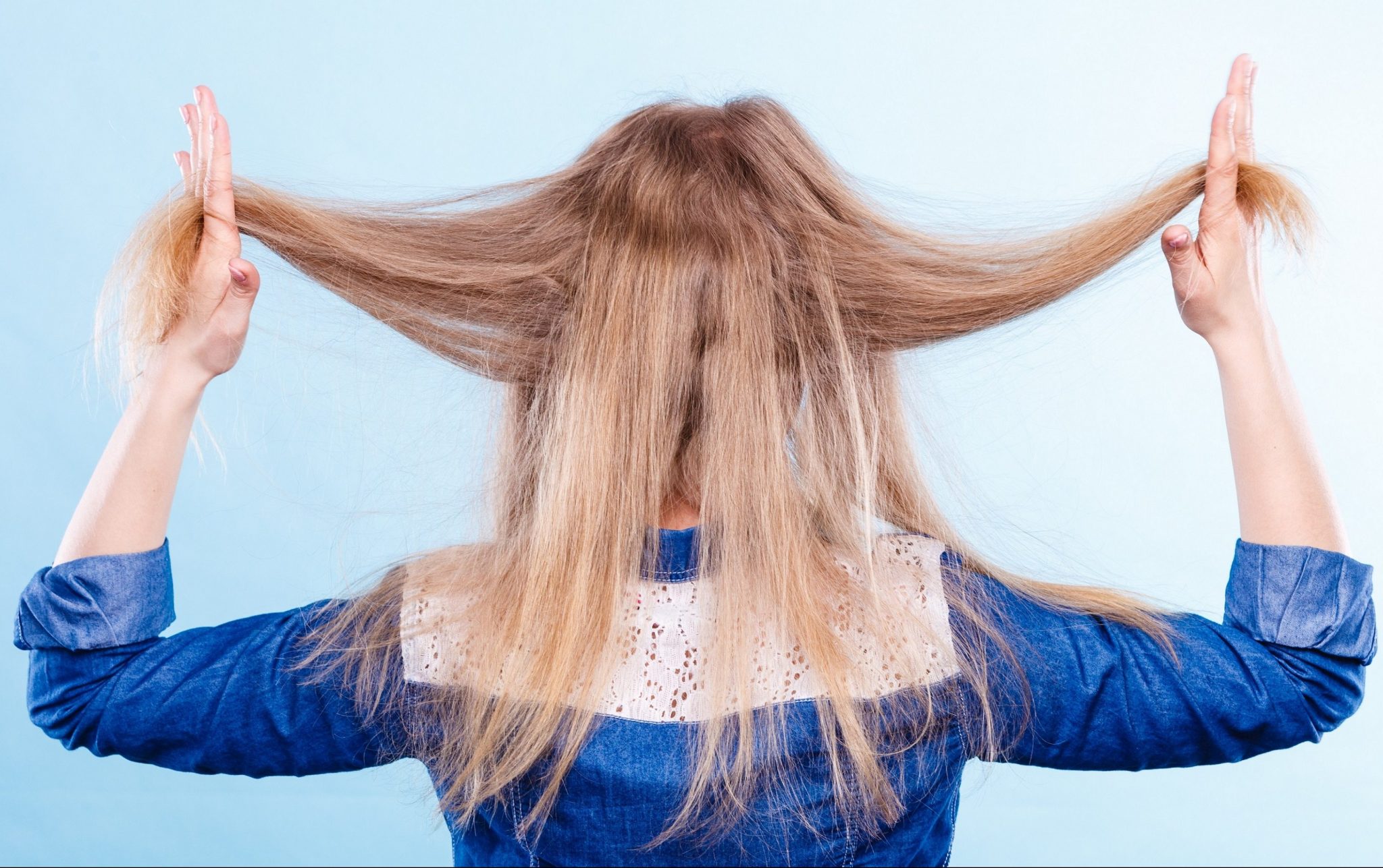 The Ultimate Guide to Taming Frizzy Hair The Ultimate Guide to Taming Frizzy Hair
